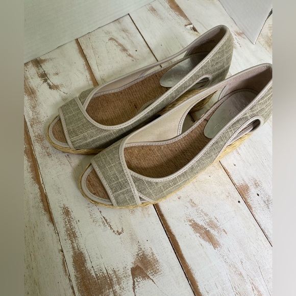 Donald J. Pliner Coraa Linen Espadrille Wedge Sandals sz 6.5 peep toe summer EUC - Picture 3 of 13